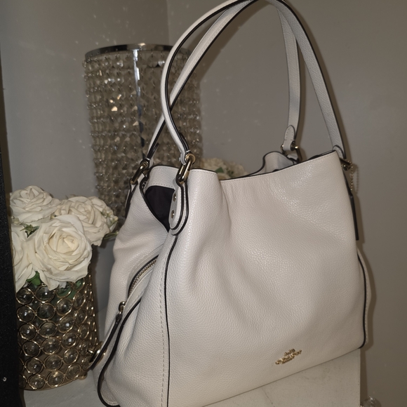 Coach Cream Leather Shoulder Bag with Gold Hardware - Picture 3 of 8